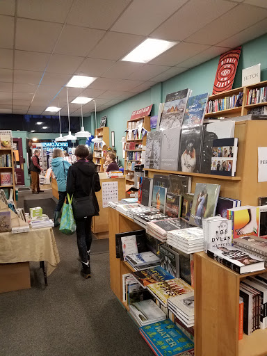 Book Store «Broadway Books», reviews and photos, 1714 NE Broadway St, Portland, OR 97232, USA