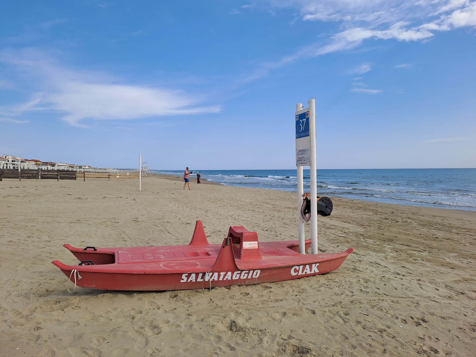 Fotografija Lungomare Marina di Ardea Beach in naselje