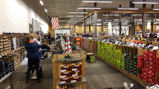 Shoe Store «DSW Designer Shoe Warehouse», reviews and photos, 2515 W 75th St, Naperville, IL 60540, USA