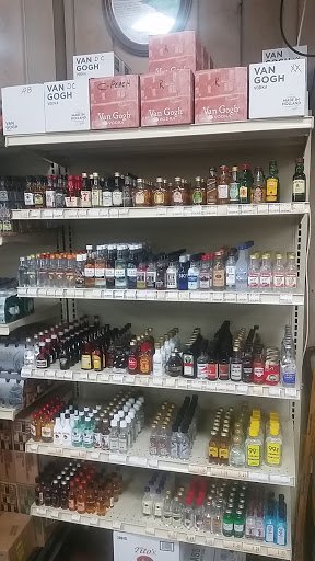 Liquor Store «Pawleys Wine & Spirits», reviews and photos, 10135 Ocean Hwy, Pawleys Island, SC 29585, USA