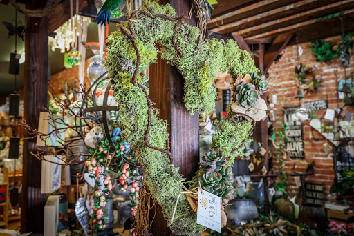 Florist «K & M Floral & Interior Plant Designs», reviews and photos, 537 Main St, Woodland, CA 95695, USA