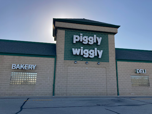 Supermarket «Piggly Wiggly», reviews and photos, 325 East Ave, Lomira, WI 53048, USA