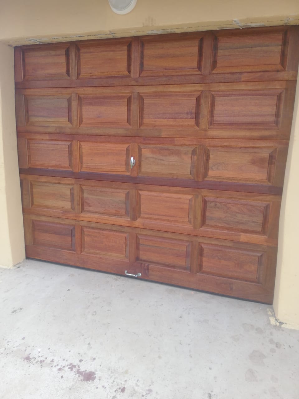 Ambassadoors Garage doors and gates