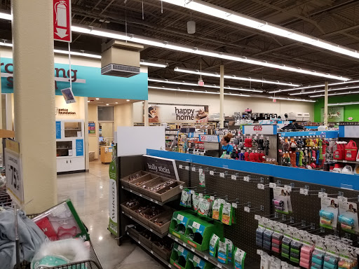 Pet Supply Store «Petco Animal Supplies», reviews and photos, 15895 Pines Blvd, Pembroke Pines, FL 33028, USA