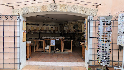 PIERRES SOUS L'ETOILE à Moustiers-Sainte-Marie