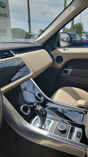 Land Rover Dealer «Land Rover Merritt Island», reviews and photos, 1850 E Merritt Island Causeway, Merritt Island, FL 32952, USA