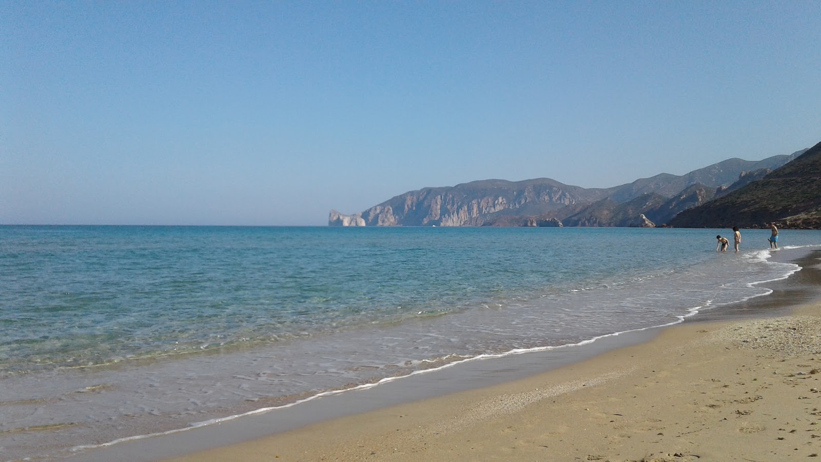 Photo of Fontanamare beach with long straight shore