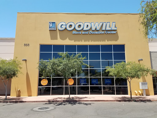 Thrift Store «Gilbert & Guadalupe Goodwill Retail Store & Donation Center», reviews and photos, 868 N Gilbert Rd, Gilbert, AZ 85234, USA