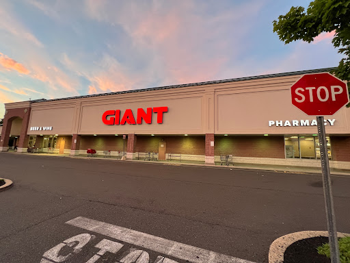 Grocery Store «Giant Food Stores», reviews and photos, 4001 New Falls Rd, Levittown, PA 19056, USA