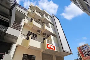 Super OYO Flagship Hotel Fortune Suites image