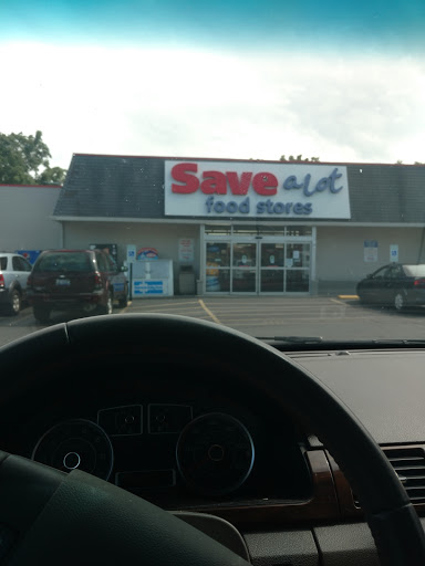 Grocery Store «Save-A-Lot», reviews and photos, 204 Huffman St, Georgetown, IL 61846, USA
