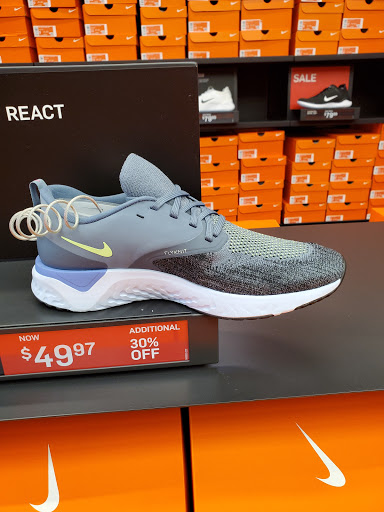 Department Store «Nordstrom Rack Kildeer Village Square», reviews and photos, 20393 N Rand Rd Suite 104, Kildeer, IL 60074, USA