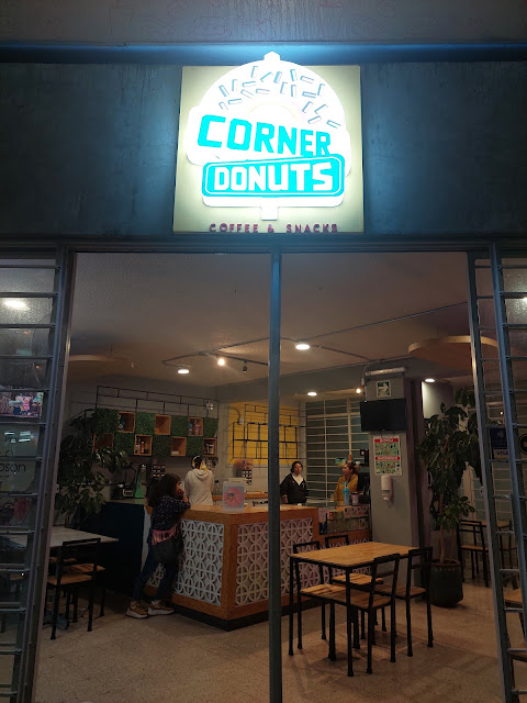 Corner Donuts