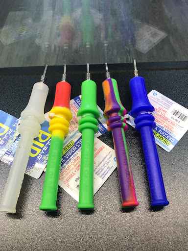 Tobacco Shop «Pipe Dreams Smoke Shop», reviews and photos, 13971 N Cleveland Ave #13, North Fort Myers, FL 33903, USA