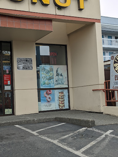 Donut Shop «Family Donut Shop», reviews and photos, 2100 N Northgate Way, Seattle, WA 98133, USA