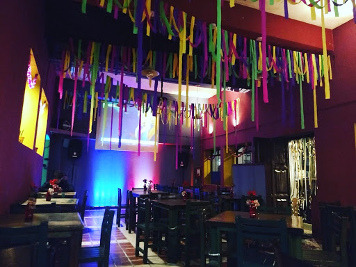 La Vitrola Bar