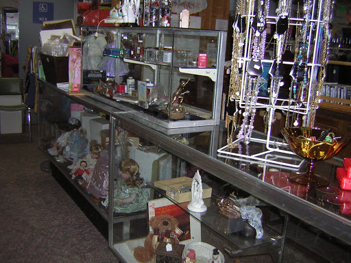 Thrift Store «Nifty Thrifty Thrift Store», reviews and photos, 826 W Railroad Ave, Shelton, WA 98584, USA