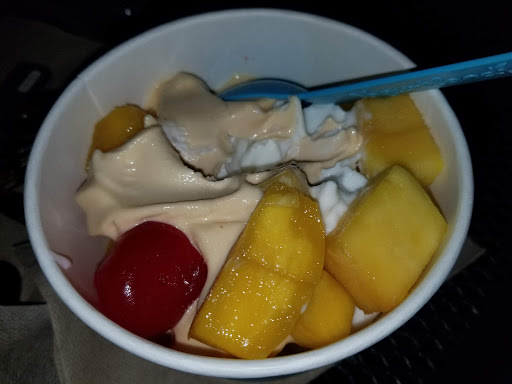 Frozen Yogurt Shop «Yogurtland Costa Mesa- Baker Street», reviews and photos, 1450 Baker St, Costa Mesa, CA 92626, USA