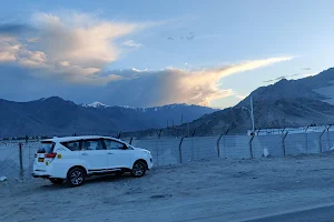 Ladakh Cabs Services image