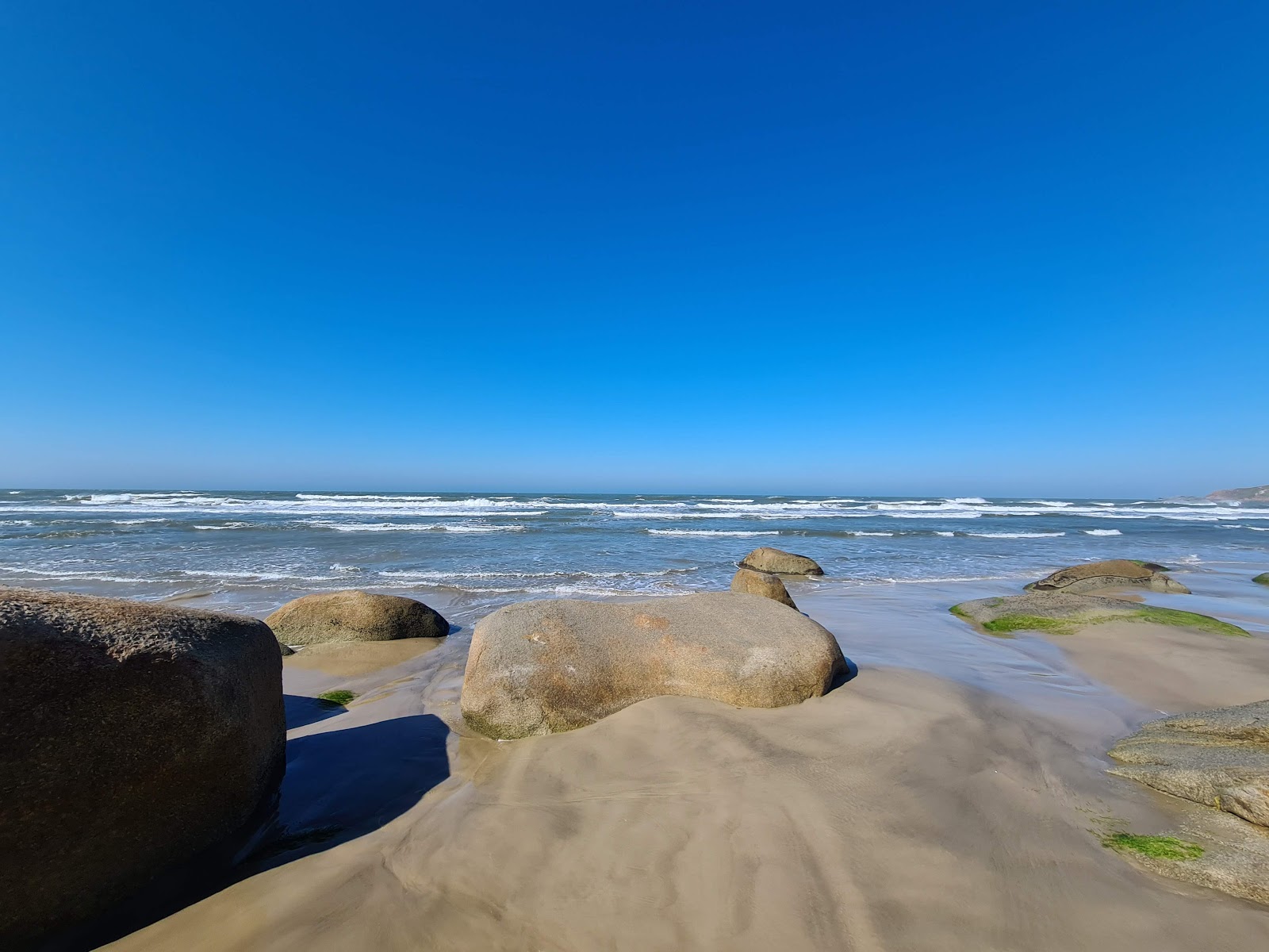 Φωτογραφία του Praia do Manelome με επίπεδο καθαριότητας πολύ καθαρό