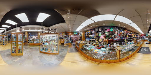 Tobacco Shop «Knuckleheads Tobacco & Gifts», reviews and photos, 550 State St, Madison, WI 53703, USA