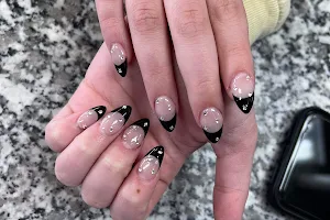 T's Nails image