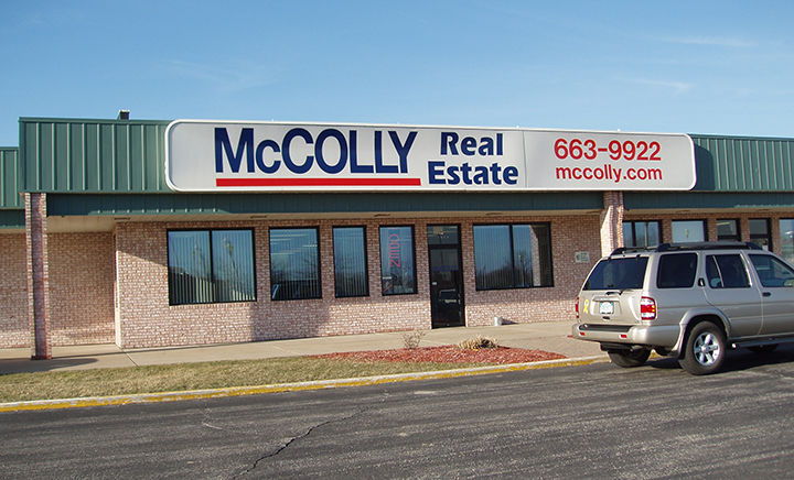 McCOLLY Real Estate