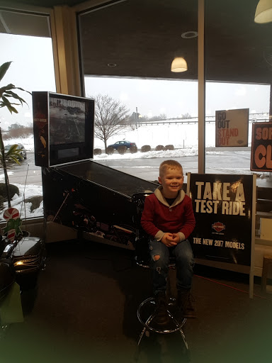 Harley-Davidson Dealer «Warren Harley-Davidson», reviews and photos, 2102 Elm Rd, Cortland, OH 44410, USA