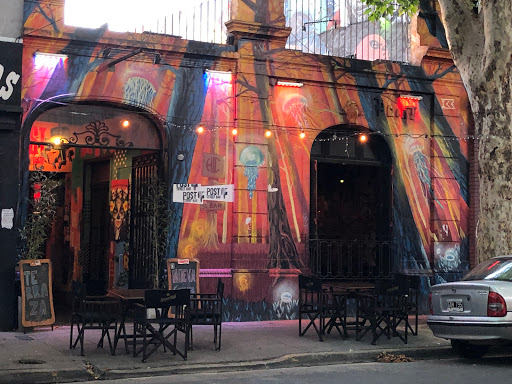 Post Street Bar - Graffiti bar