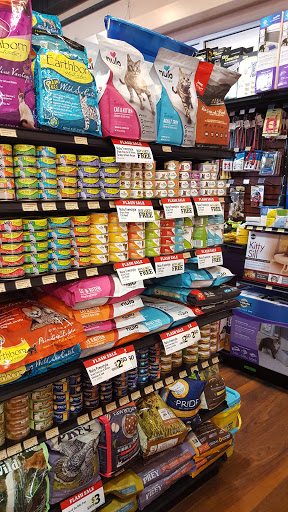 Pet Store «Pet Valu», reviews and photos, 37 Monroe Turnpike, Trumbull, CT 06611, USA