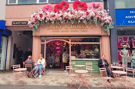 Dilly & Dolly's