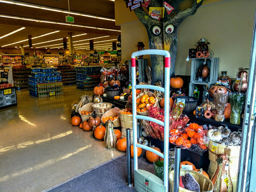 Grocery Store «Vons», reviews and photos, 3520 Riverside Plaza Dr, Riverside, CA 92506, USA