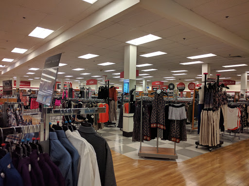 Department Store «T.J. Maxx», reviews and photos, 425 Tunxis Hill Cut Off, Fairfield, CT 06825, USA