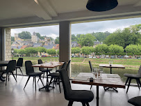 Atmosphère du Restaurant français Aux Berges de la Vézère à Montignac-Lascaux - n°3