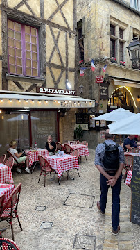 Atmosphère du Restaurant français Auberge de Ravilhon à Sarlat-la-Canéda - n°17