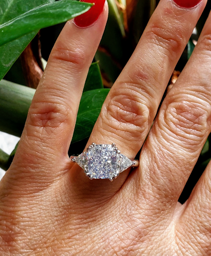 Jewelry Repair Service «6th Avenue Jewelers», reviews and photos, 2060 6th Ave, Vero Beach, FL 32960, USA