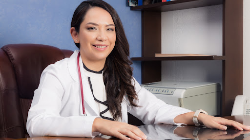 Dra. Alejandra Isabel Pérez Delgadillo / Gastroenterologo