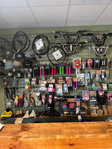 Bicycle Store «Freewheelin Bike Shop», reviews and photos, 4000 Virginia Beach Blvd, Virginia Beach, VA 23452, USA