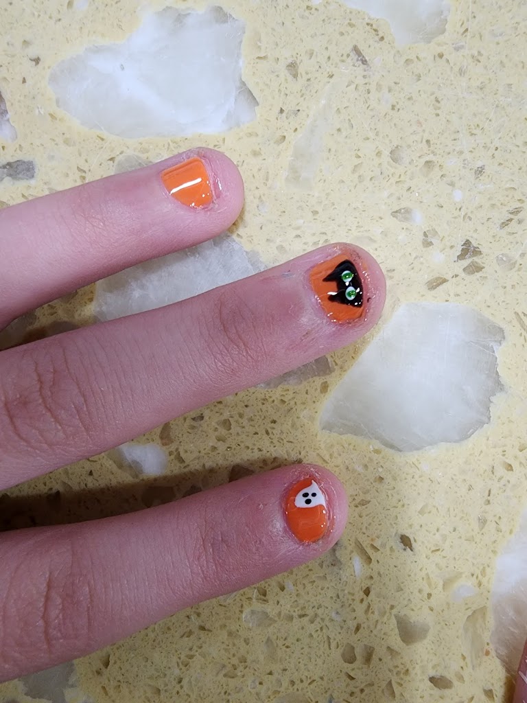 Family Nails Salon 49071