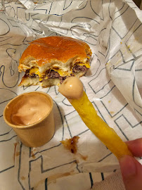 Plats et boissons du Restaurant de hamburgers Sold Out Burger à Paris - n°3