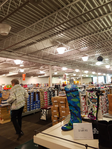 Shoe Store «DSW Designer Shoe Warehouse», reviews and photos, 8834 Governors Hill Dr, Cincinnati, OH 45249, USA
