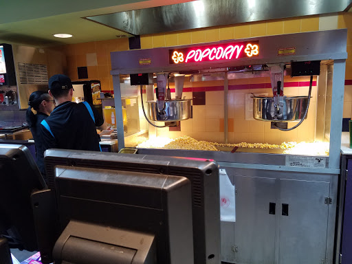 Movie Theater «Regal Cinemas Southland Mall 16», reviews and photos, 20505 S Dixie Hwy, Cutler Bay, FL 33189, USA