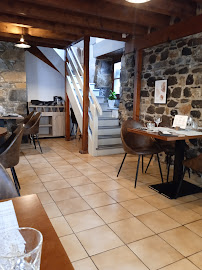 Atmosphère du Restaurant français Restaurant : Le Relais de la Toinette à Murat-le-Quaire - n°10