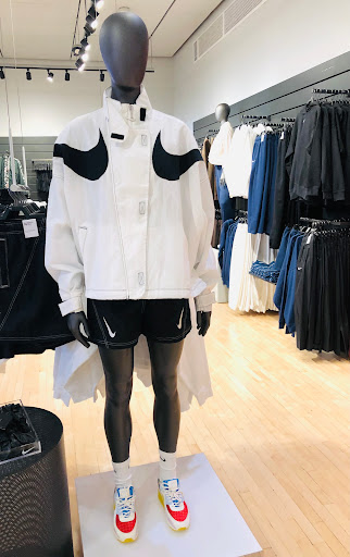 Clothing Store «Nike The Grove», reviews and photos, 189 The Grove Dr, Los Angeles, CA 90036, USA