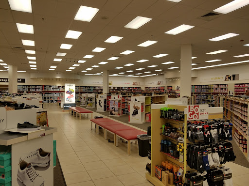 Shoe Store «Famous Footwear», reviews and photos, 744 NJ-73, Marlton, NJ 08053, USA