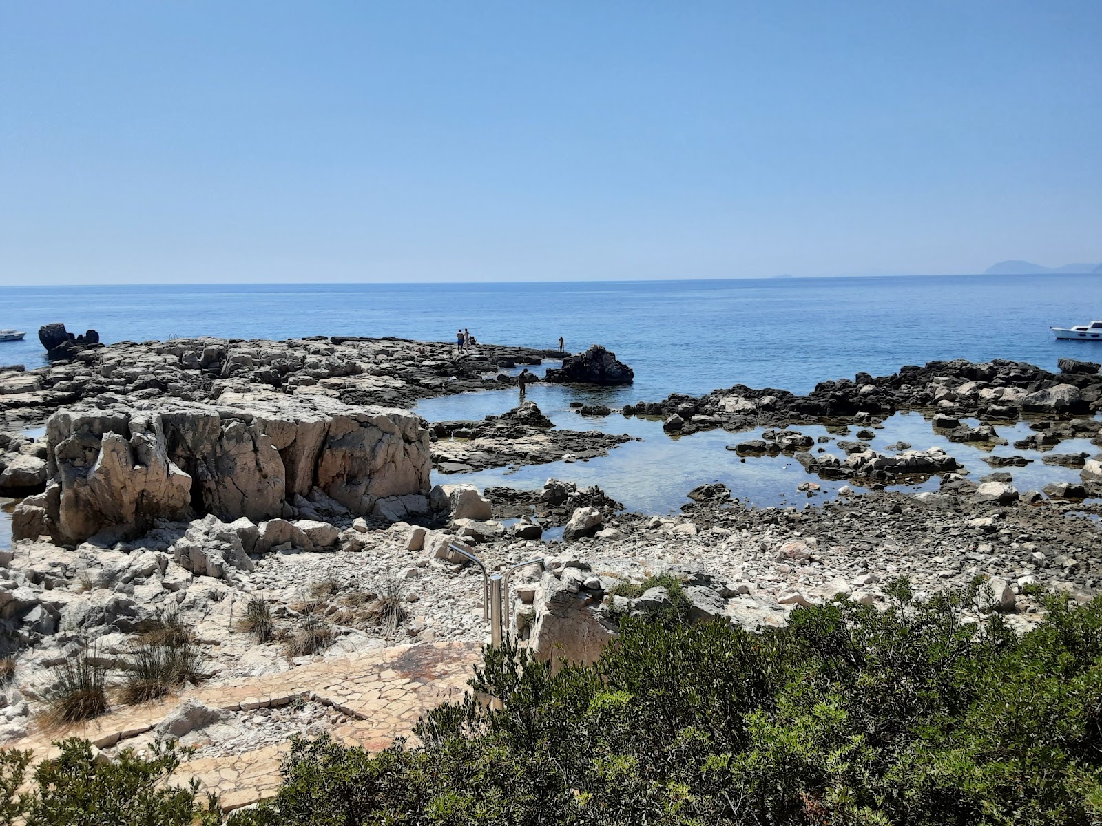 Zdjęcie Lokrum Main Beach położony w naturalnym obszarze