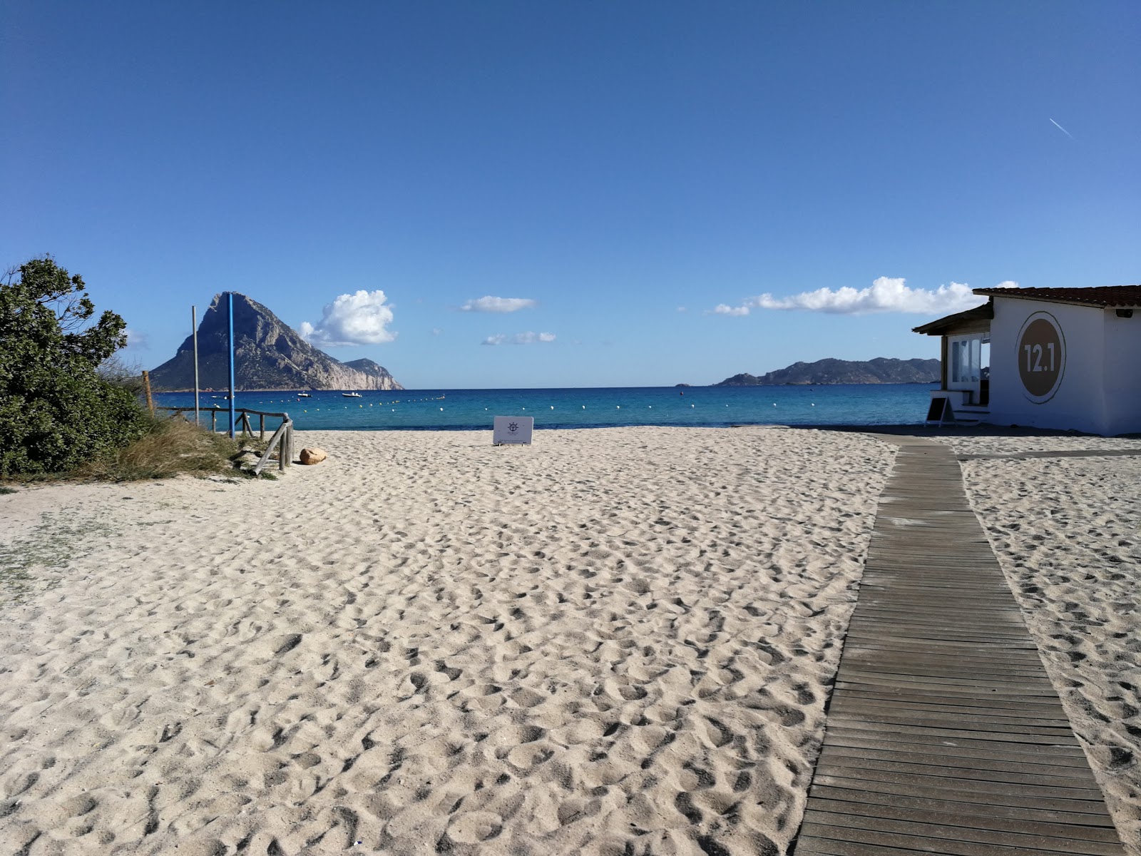 Foto von Porto Taverna Strand und seine wunderschöne Landschaft