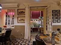 Atmosphère du Restaurant français L'Auberge Provençale à Le Lavandou - n°2