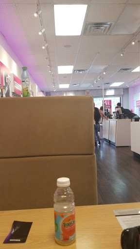 Cell Phone Store «T-Mobile», reviews and photos, 1112 Liberty Ave, Hillside, NJ 07205, USA