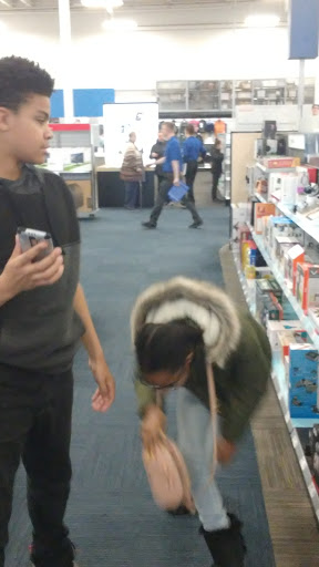 Electronics Store «Best Buy», reviews and photos, 315 N Weber Rd, Bolingbrook, IL 60490, USA